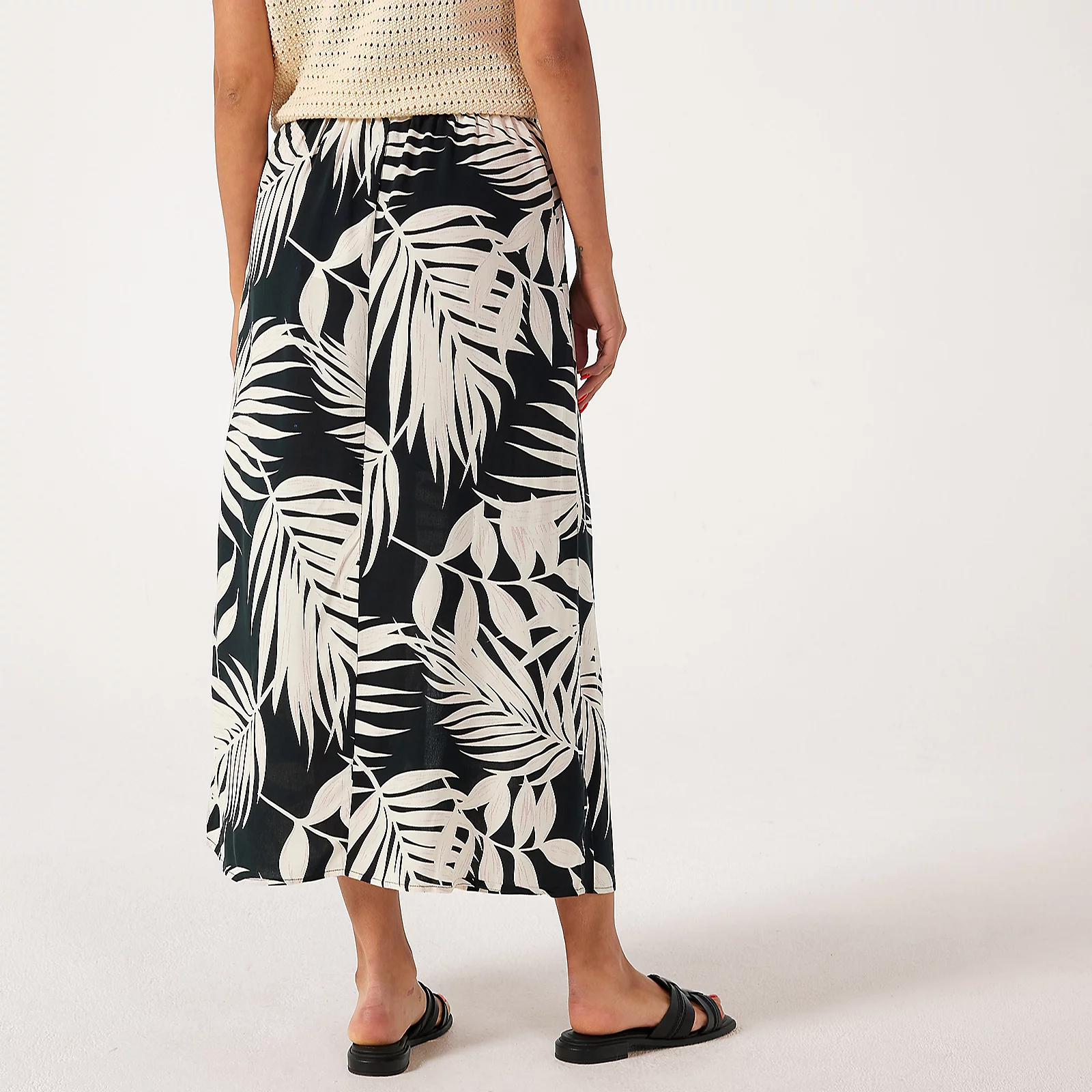 Only Nova Button Detail Skirt 4 Only Nova Button Detail Skirt