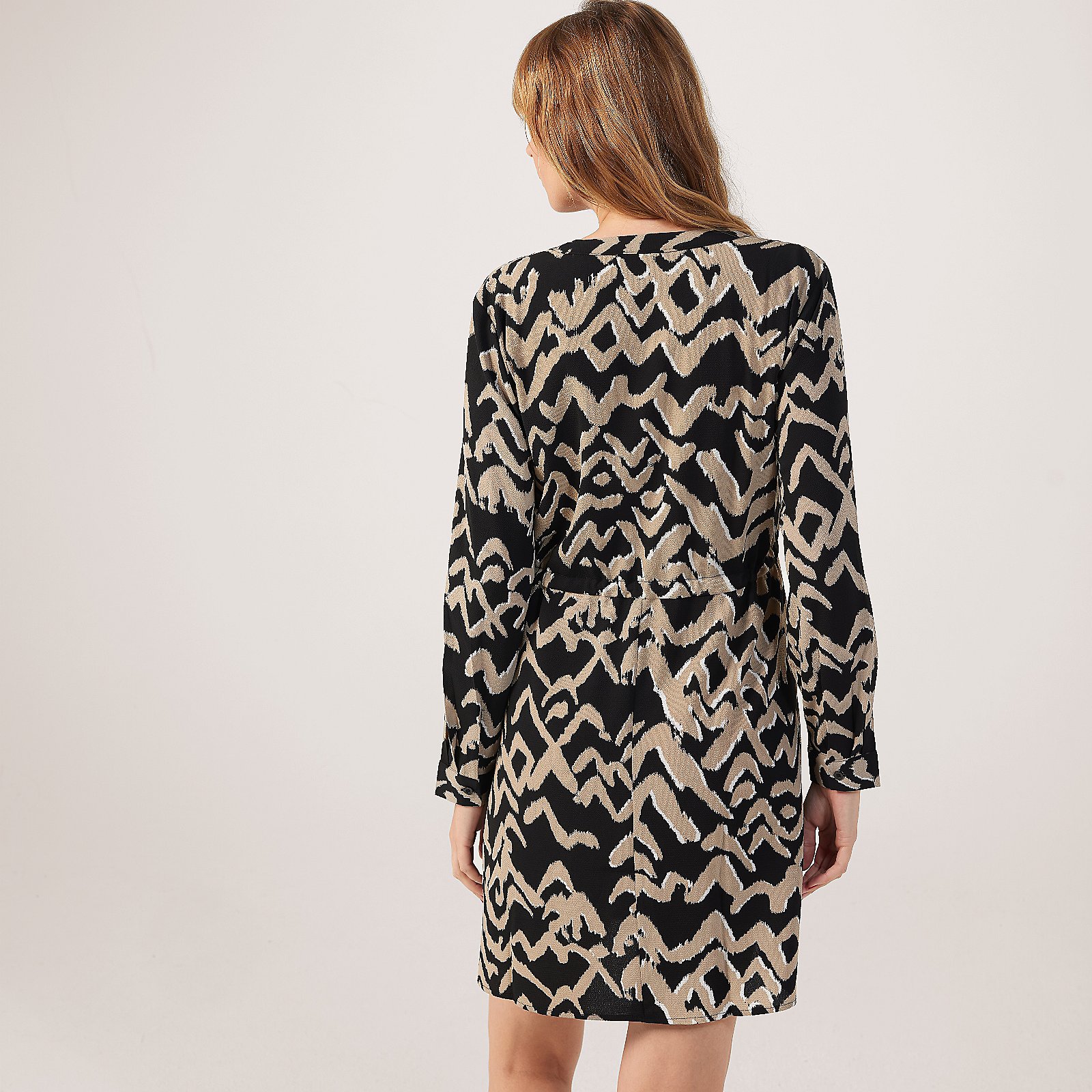 JDY Piper Short V-Neck Printed Dress 4 JDY Piper Short V-Neck Printed Dress