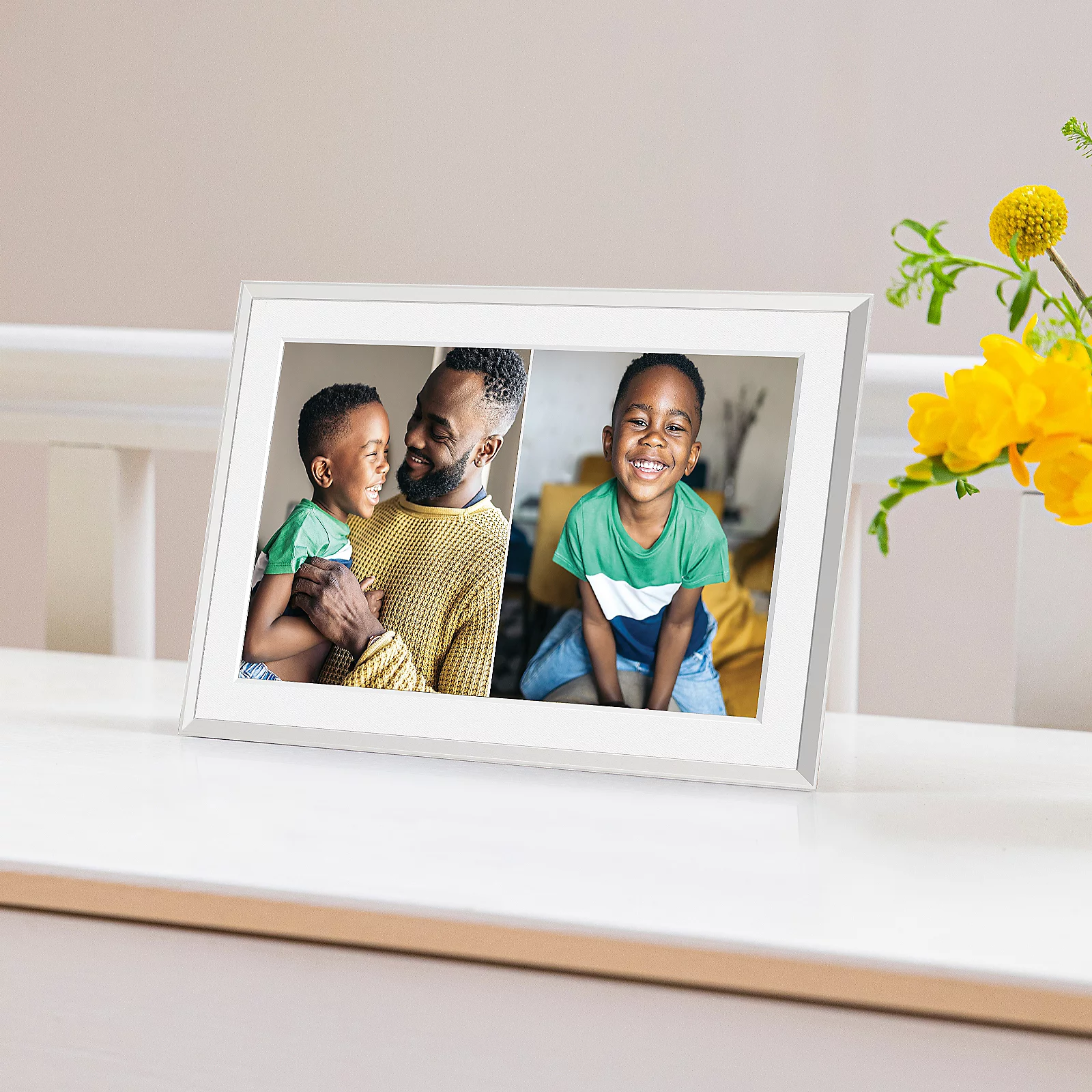 Carver Mat by Aura 10.1" WiFi Digital Photo Frame 5 Carver Mat by Aura 10.1" WiFi Digital Photo Frame
