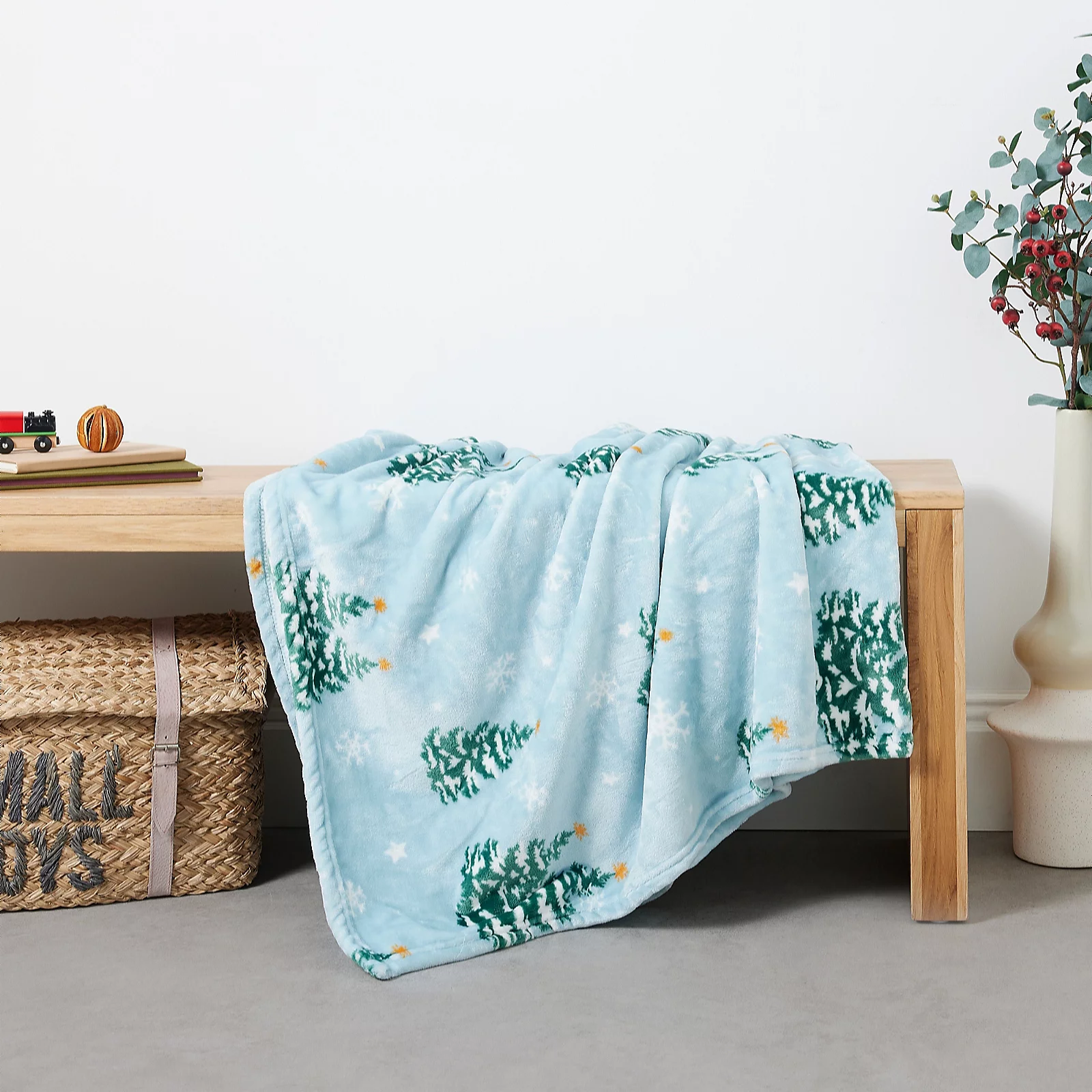 Cozee Home Plush Print Throw
