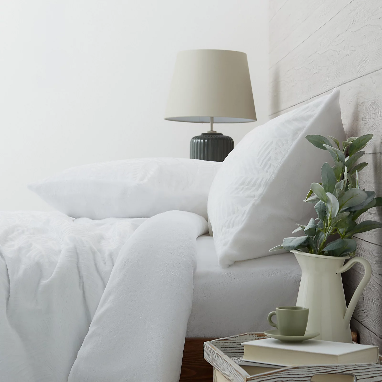 Cozee Home Leaf Tufted Velvetsoft 4 Piece Duvet Set