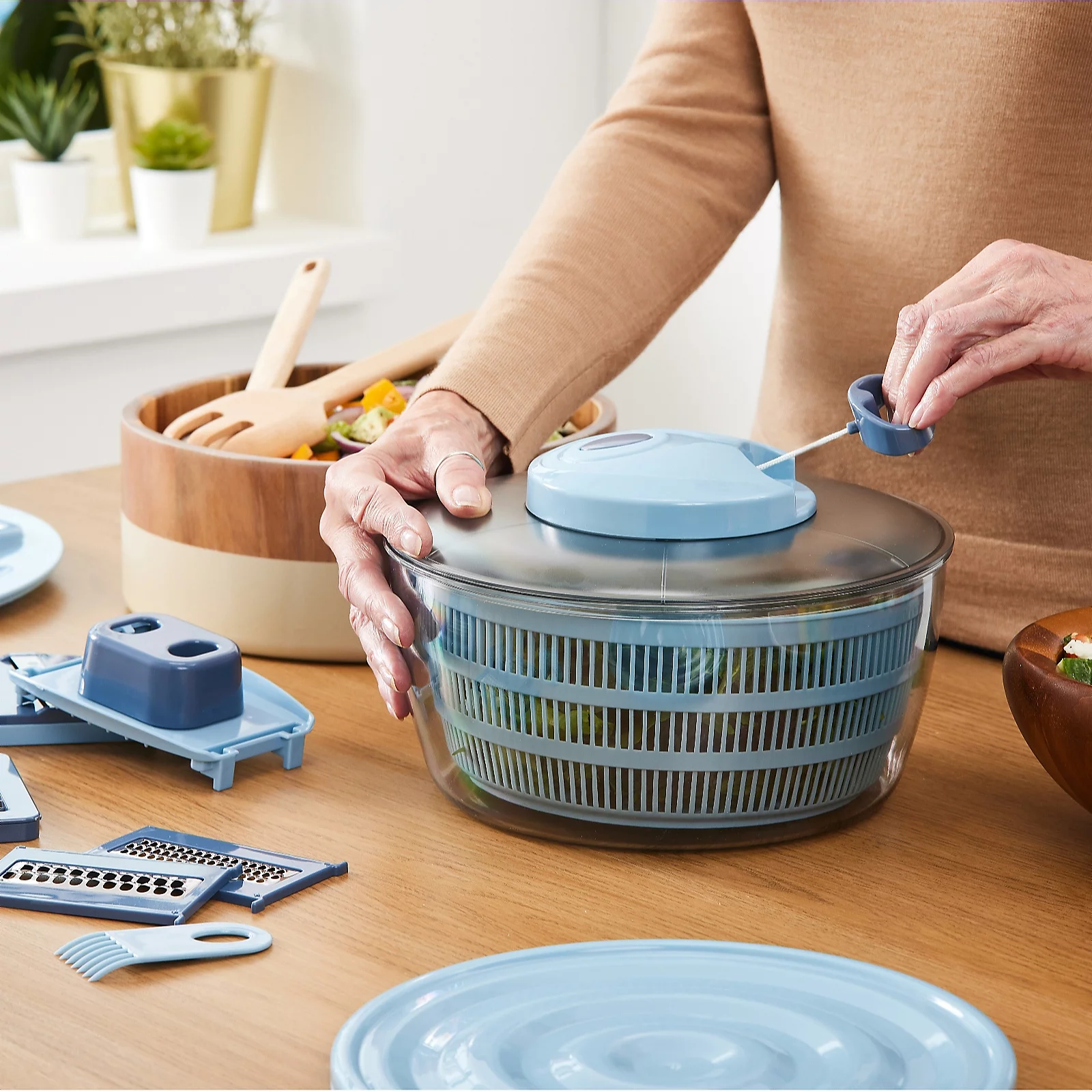 Outlet Cook's Essentials 6-in-1 Chop & Spin Food Preparation 8 Outlet Cook's Essentials 6-in-1 Chop & Spin Food Preparation