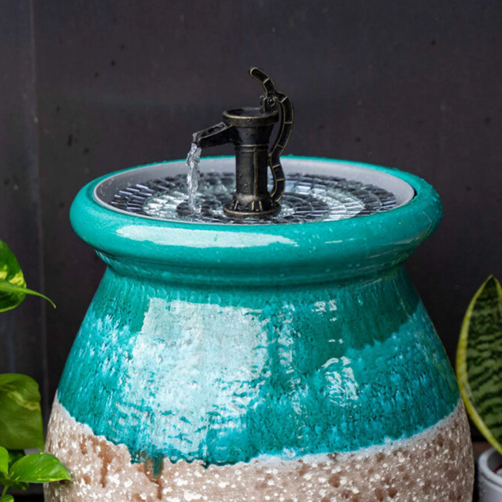 Hydria Rustic Pump